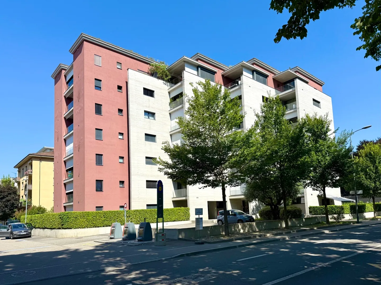 NOUVEAU ET SPACIEUX 2.5 CHAMBRES - Photo 2 sur 12