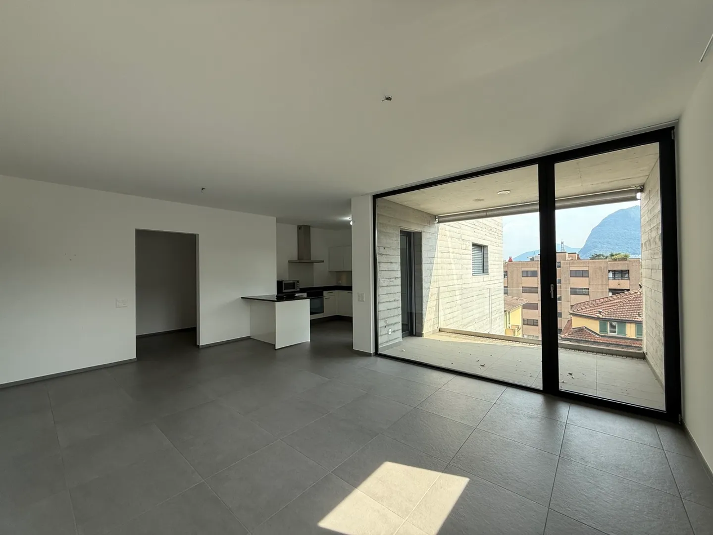 NOUVEAU ET SPACIEUX 2.5 CHAMBRES - Photo 4 sur 12