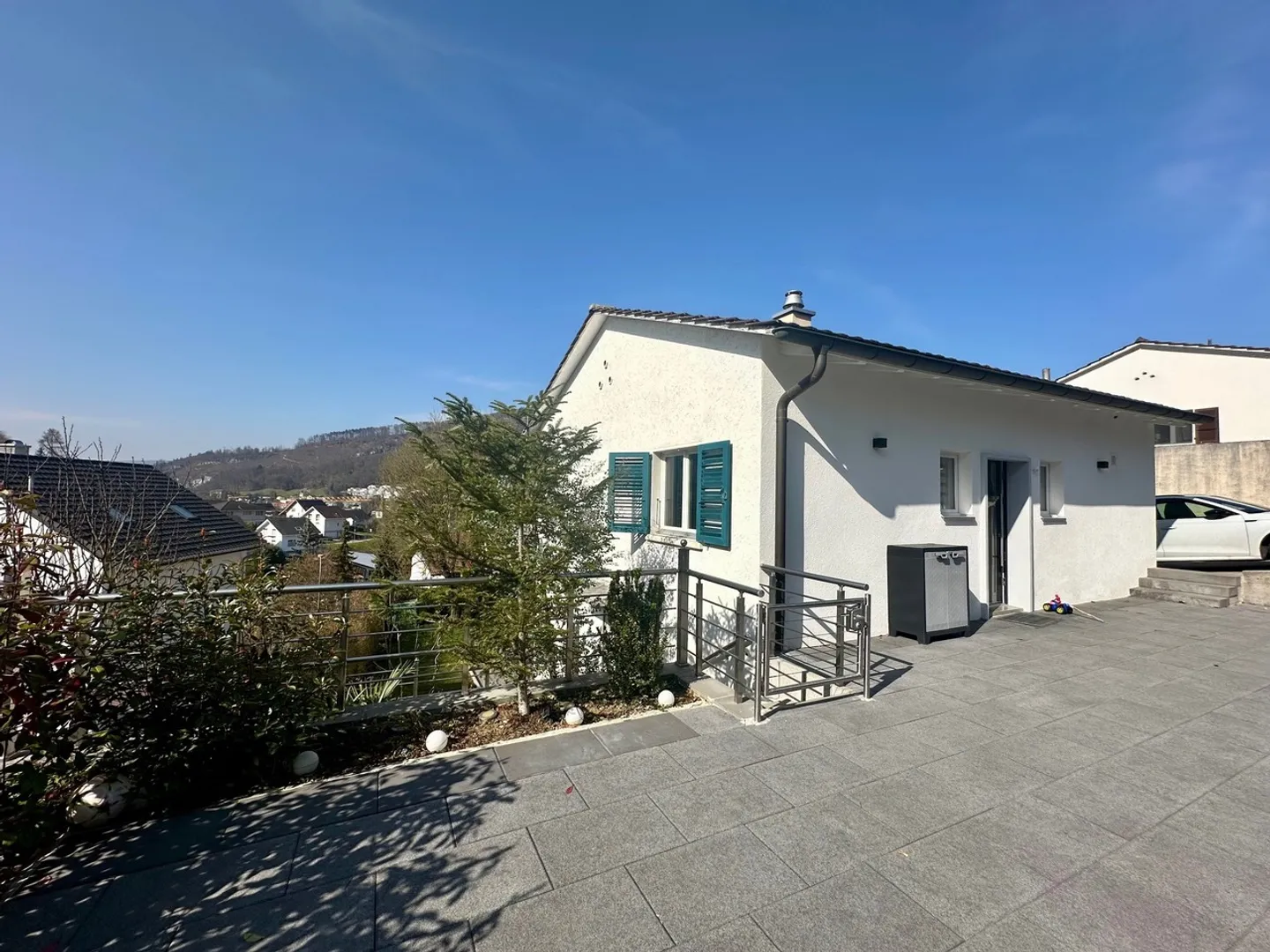 Casa unifamiliare indipendente in una posizione tranquilla con vista - Foto 5 di 13