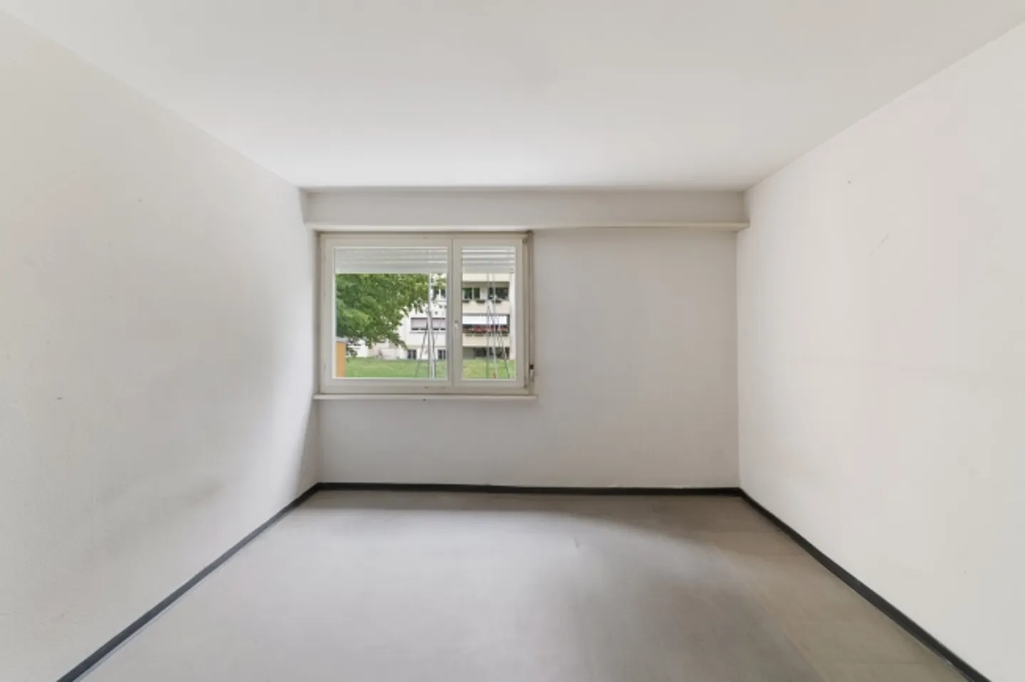 4.5 Room Apartment in Herisau - Limited until 31.07.2027 - Photo 3 of 5