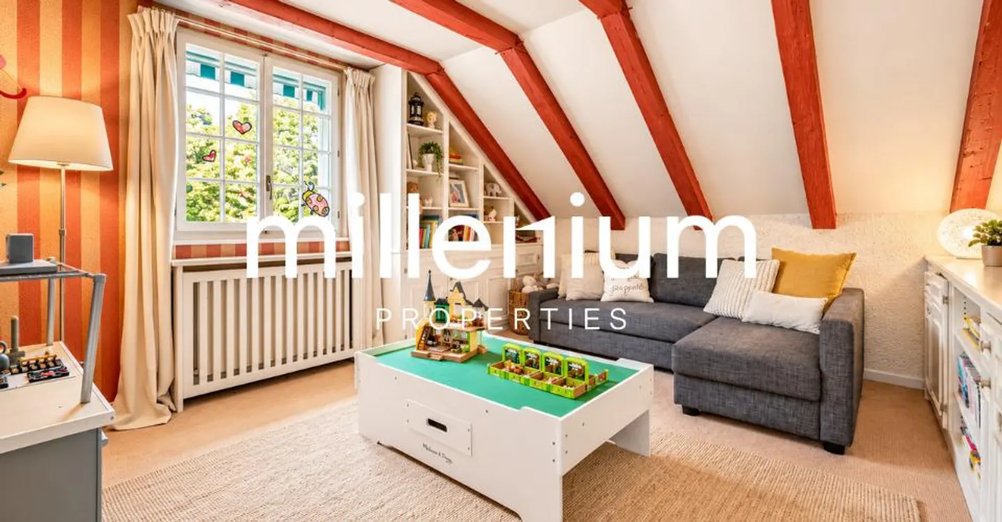 Klassisches Haus mit Pool im Herzen eines schönen Gartens - Foto 11 von 11