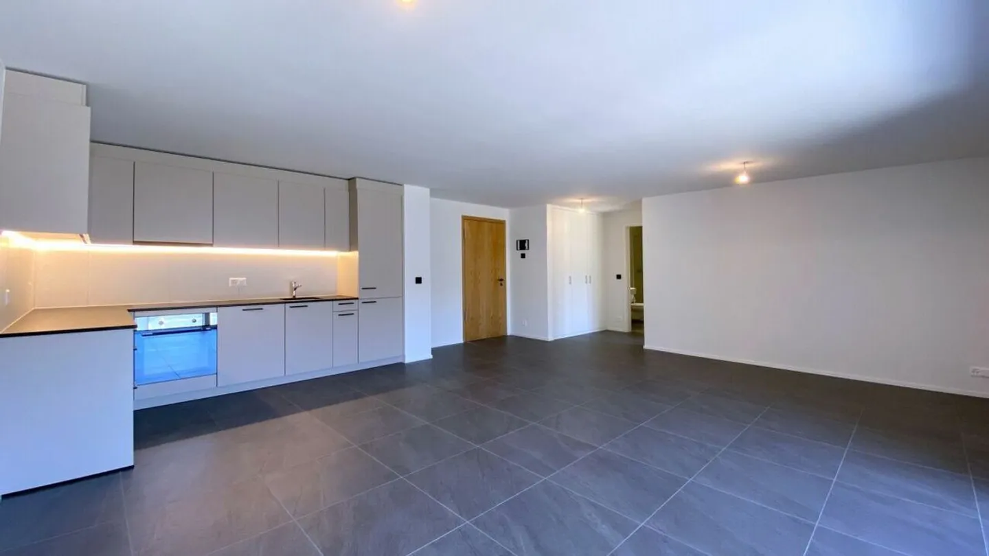 Schöne 2,5-Zimmer-Wohnung, wie neu - Foto 3 von 7