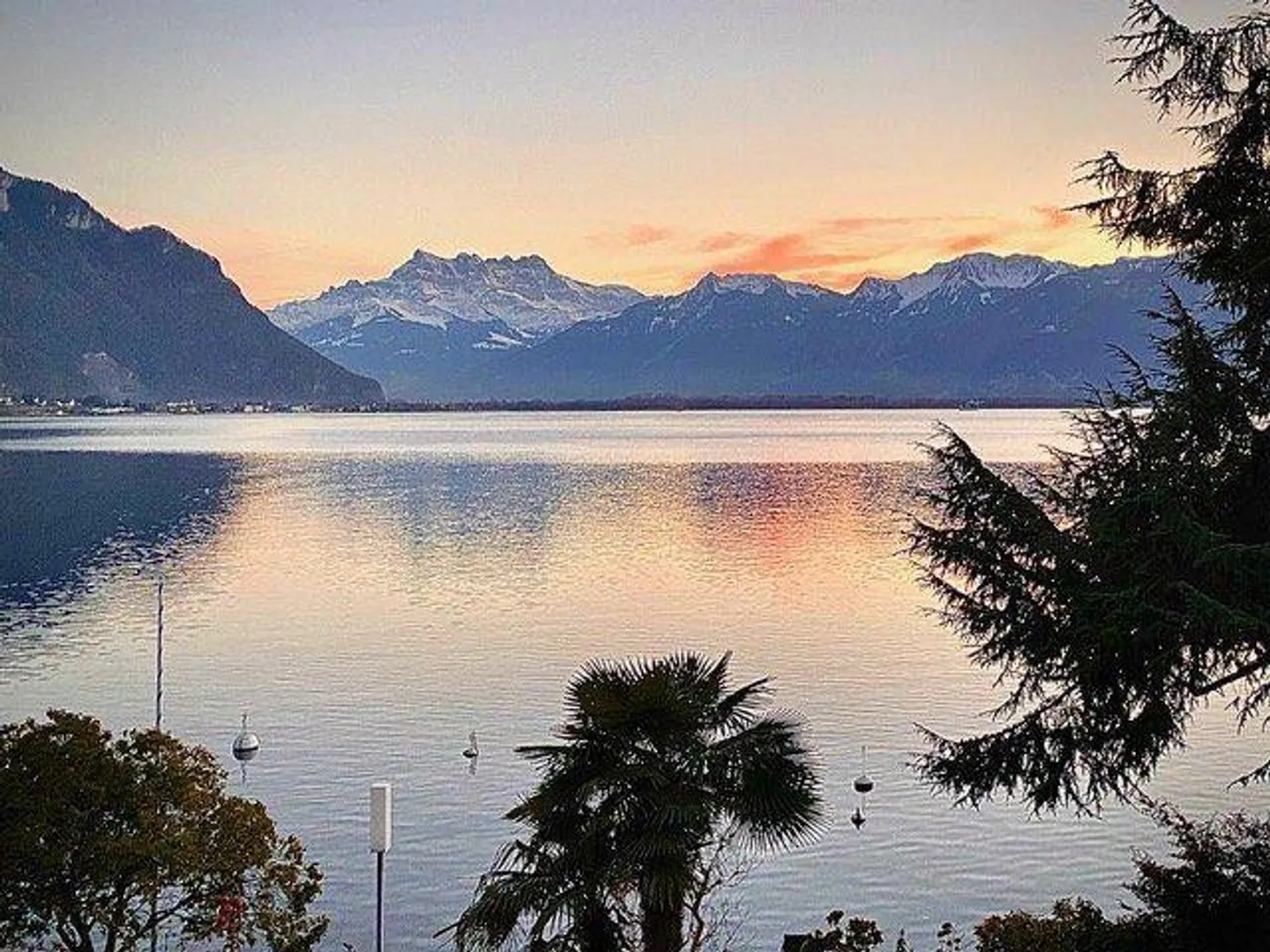 Wunderschöne 3,5-Zimmer-Wohnung mit atemberaubendem Seeblick - Foto 1 von 13