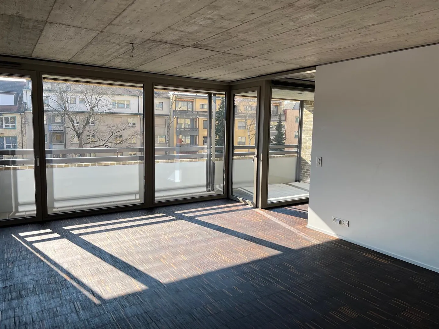 2.5 Wohnung mit Panoramablick Verfügbar im Dezember - Foto 2 von 6