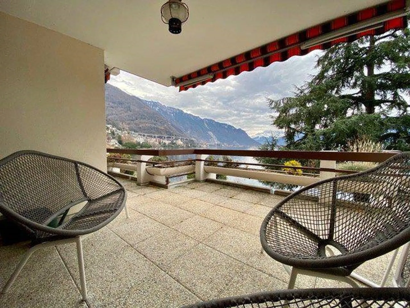 Wunderschöne 3,5-Zimmer-Wohnung mit atemberaubendem Seeblick - Foto 5 von 13