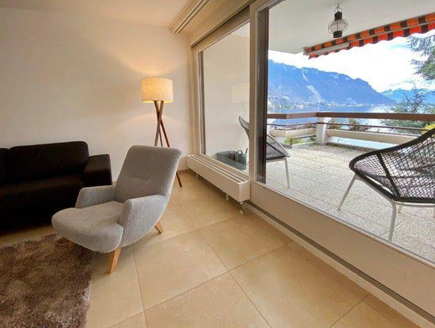 Wunderschöne 3,5-Zimmer-Wohnung mit atemberaubendem Seeblick - Foto 6 von 13