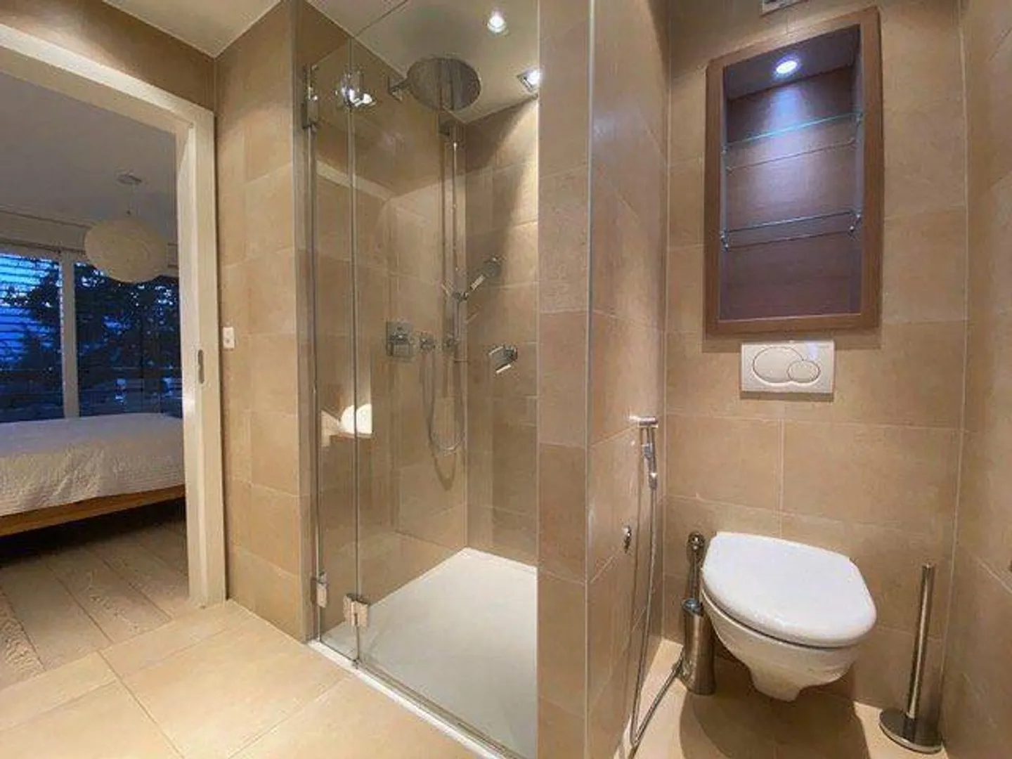 Wunderschöne 3,5-Zimmer-Wohnung mit atemberaubendem Seeblick - Foto 10 von 13