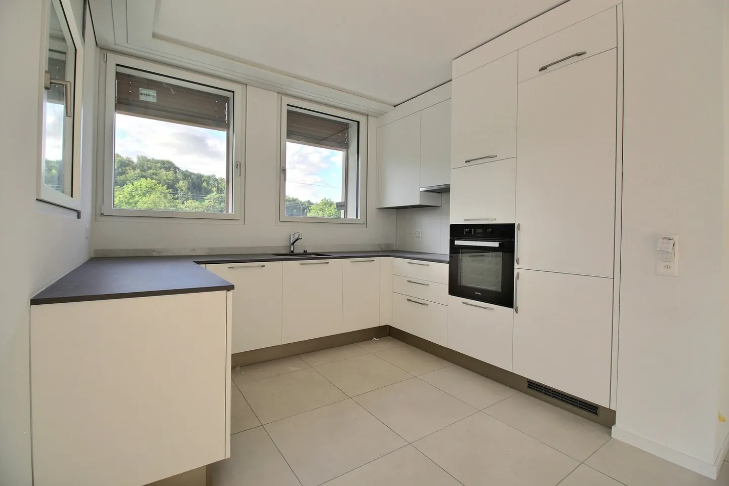 Exceptional 5.5-room apartment for rent in Marly! - Photo 3 of 13