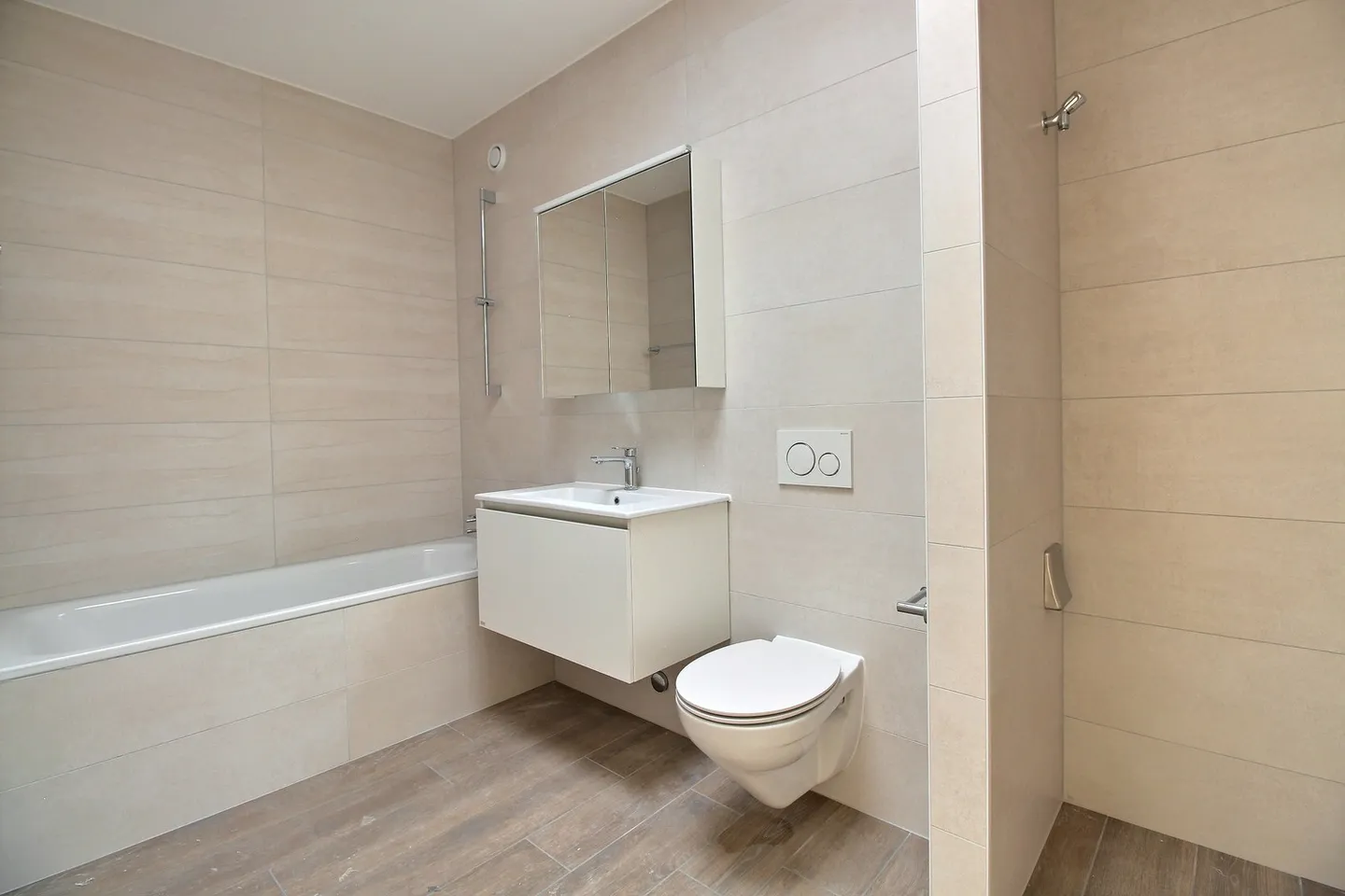 Exceptional 5.5-room apartment for rent in Marly! - Photo 4 of 13