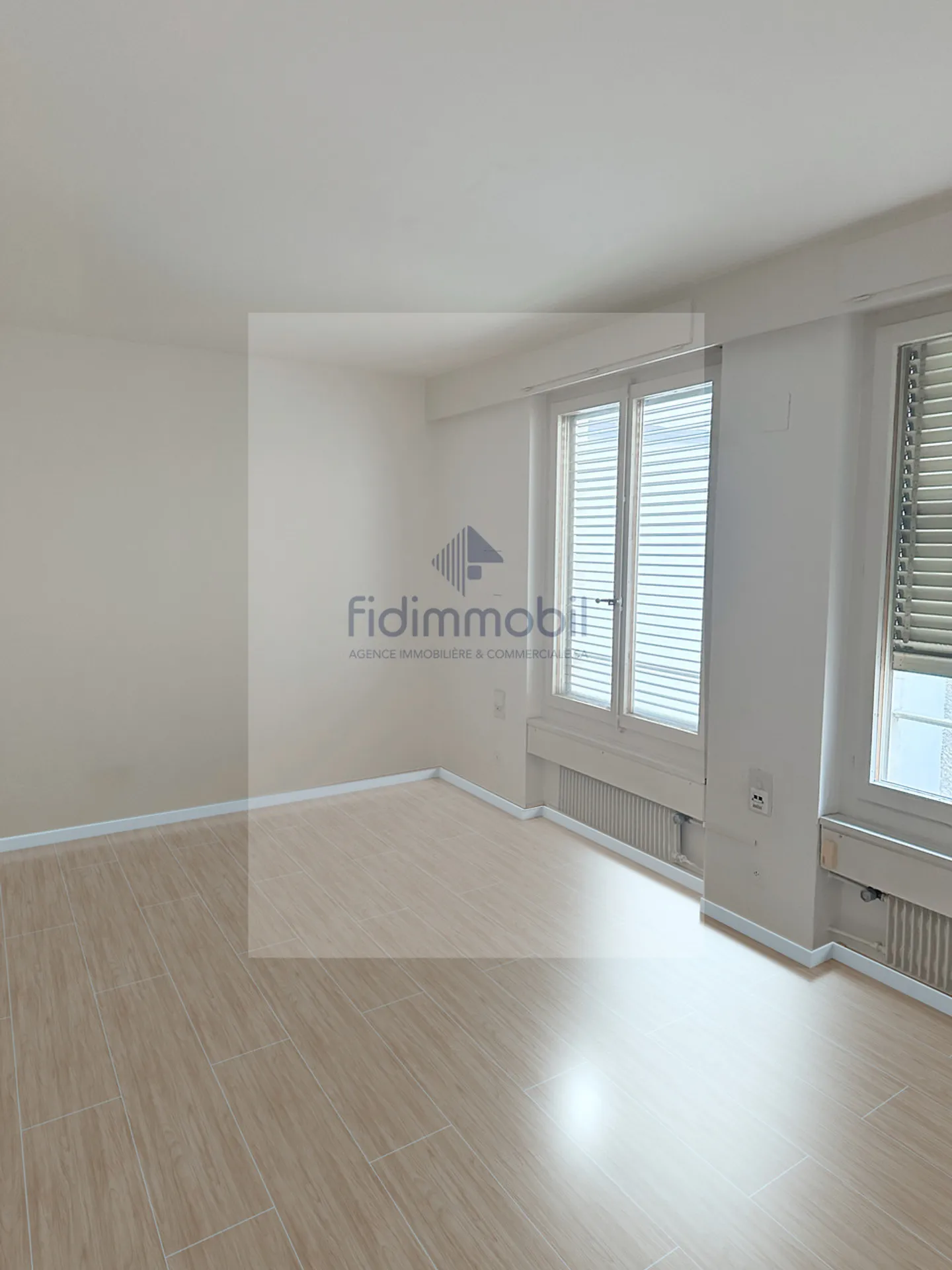 Commercial Space in City - Photo 11 of 13