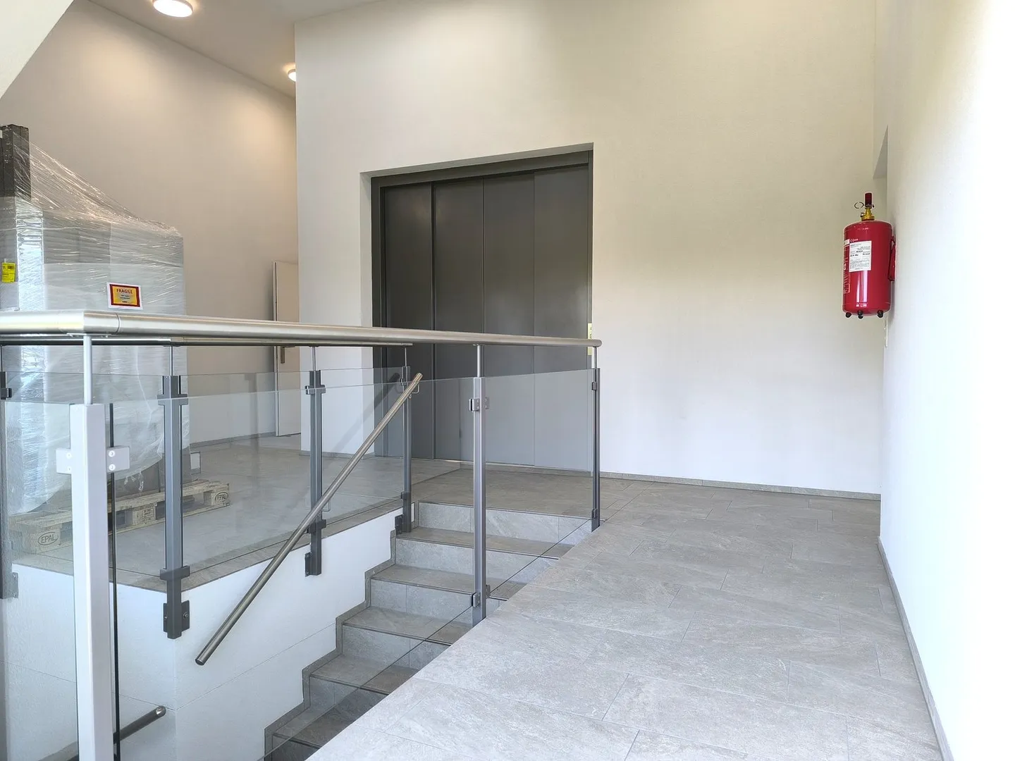 Ihr neuer Gewerbestandort: 420 - 1'000m2 Büroflächen im Edelrohbau mit Terrasse 240m2 und Aussicht - Foto 6 von 20