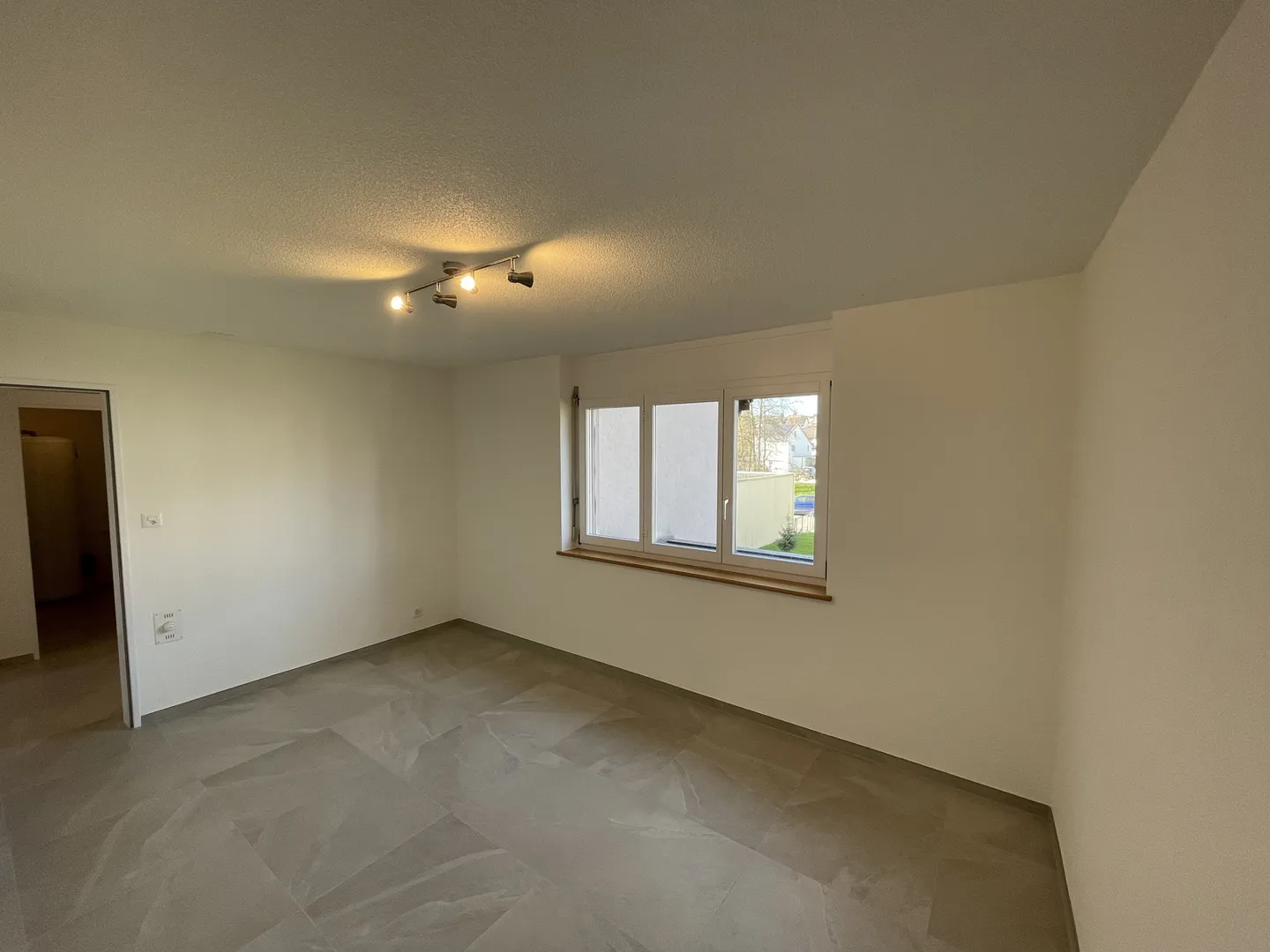 Ampio Appartamento di 4.5 Stanze - Foto 13 di 23