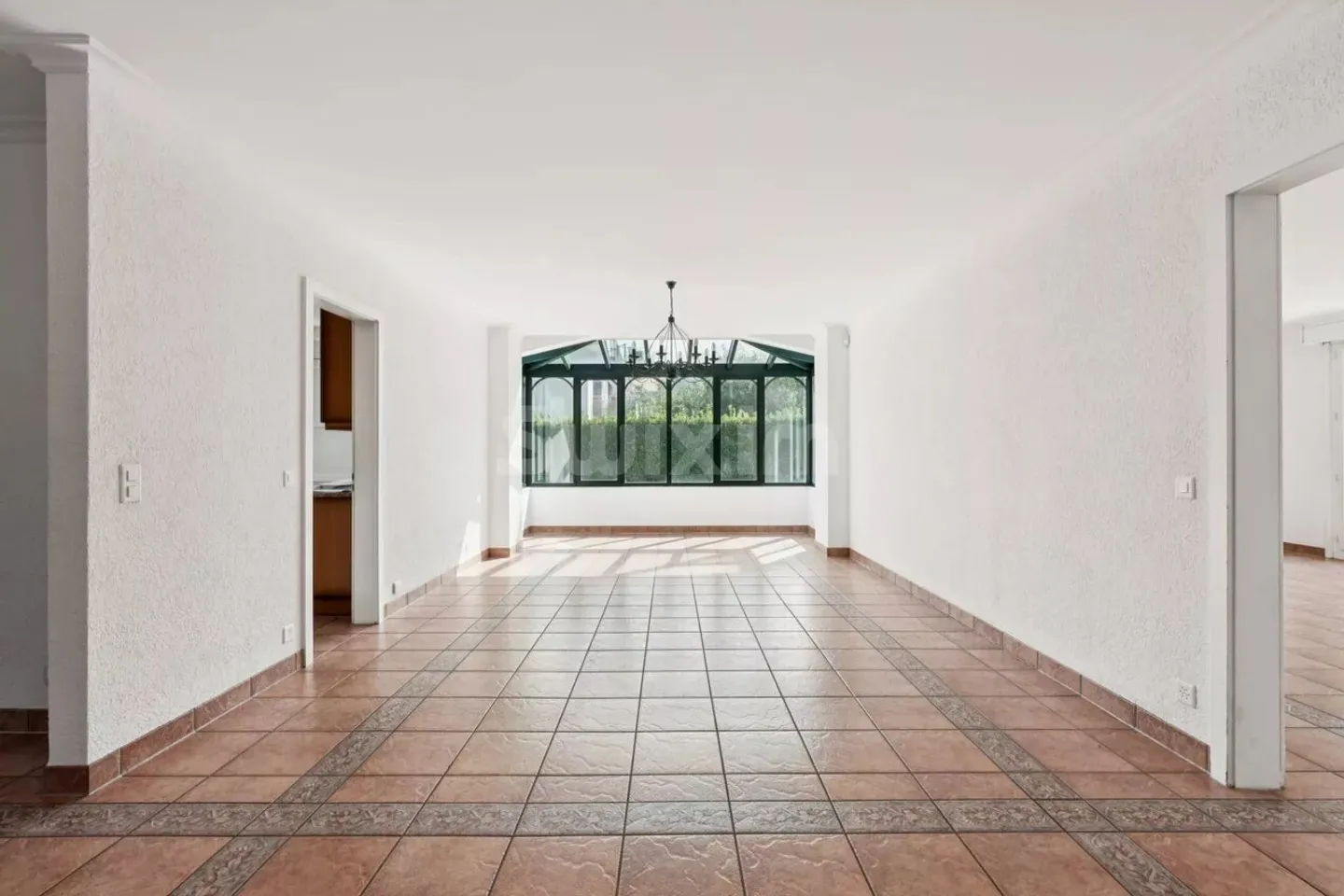 Eccezionale villa indipendente con 7 camere da letto - Foto 3 di 10