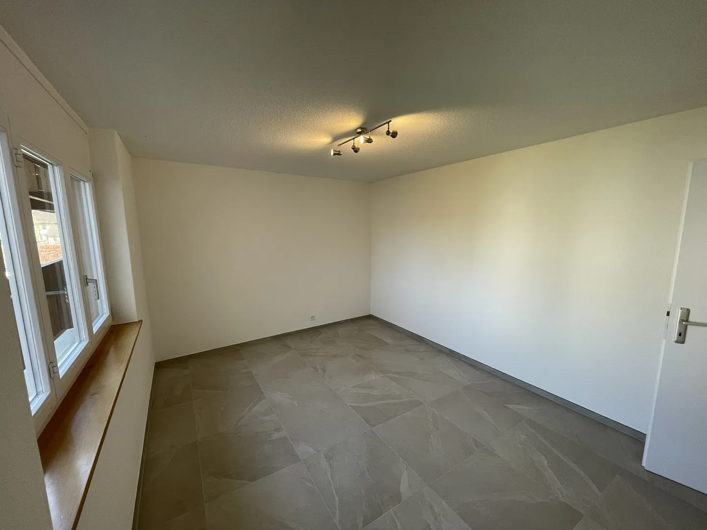 Ampio Appartamento di 4.5 Stanze - Foto 16 di 23