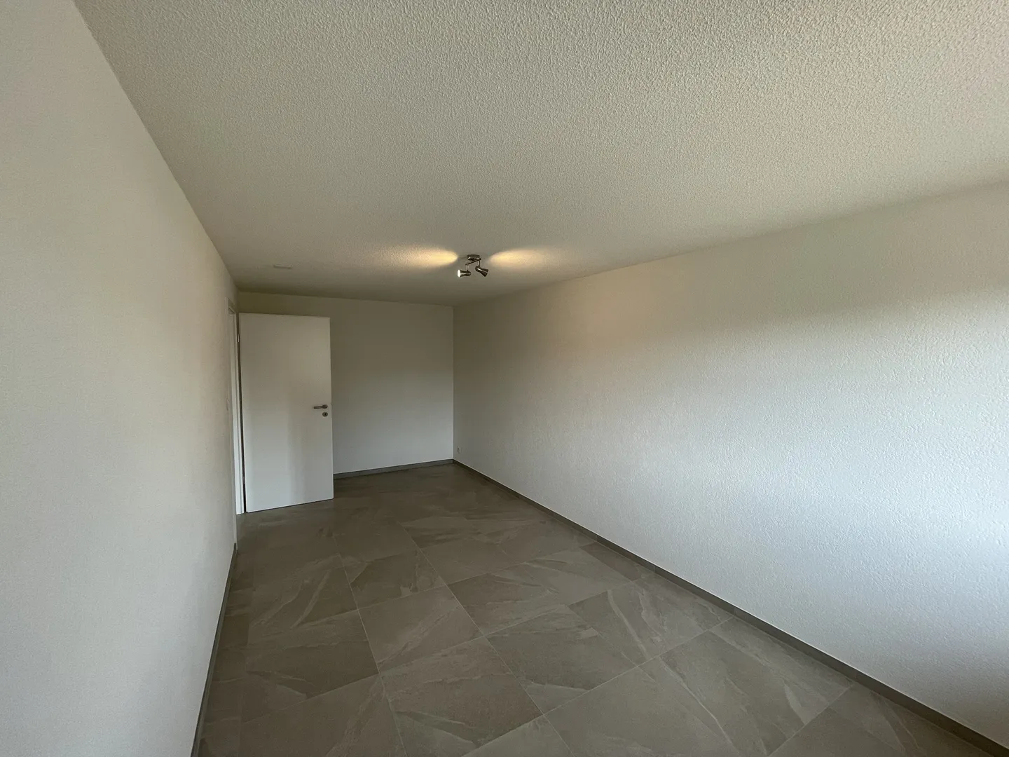 Ampio Appartamento di 4.5 Stanze - Foto 17 di 23