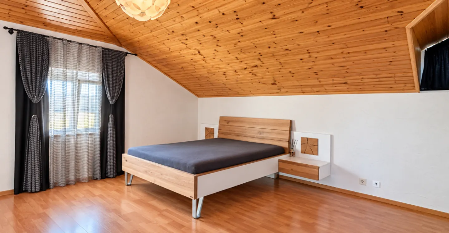 Spacious Duplex Apartment with Terrace - Photo 6 of 10