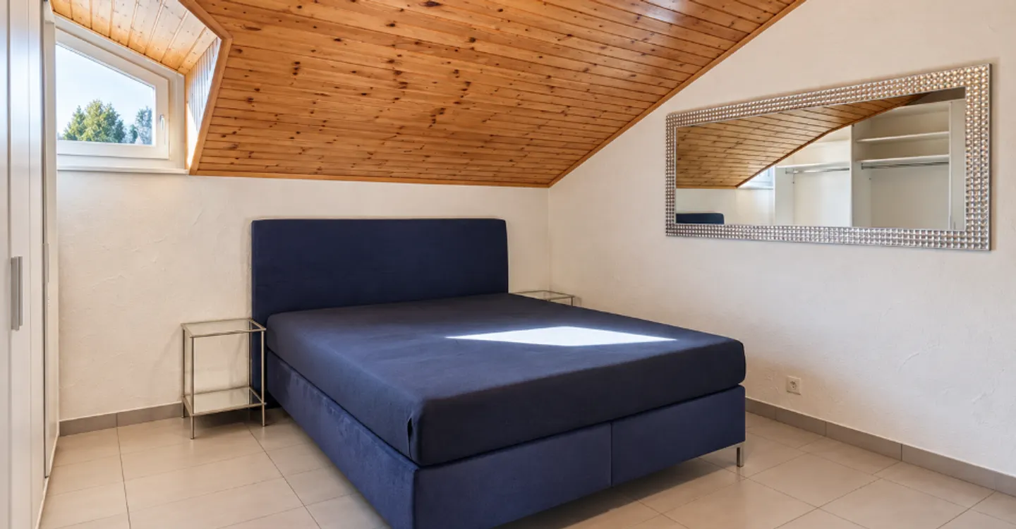 Spacious Duplex Apartment with Terrace - Photo 9 of 10