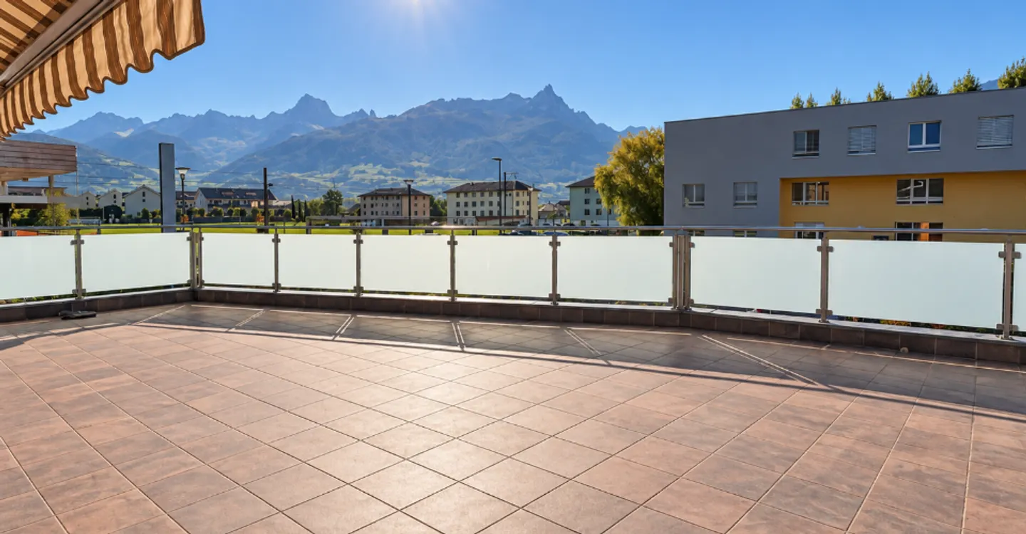 Spacious Duplex Apartment with Terrace - Photo 10 of 10