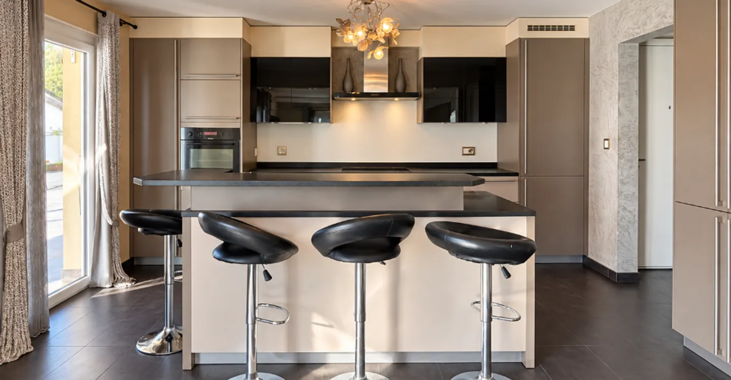 Spacious Duplex Apartment with Terrace - Photo 2 of 10