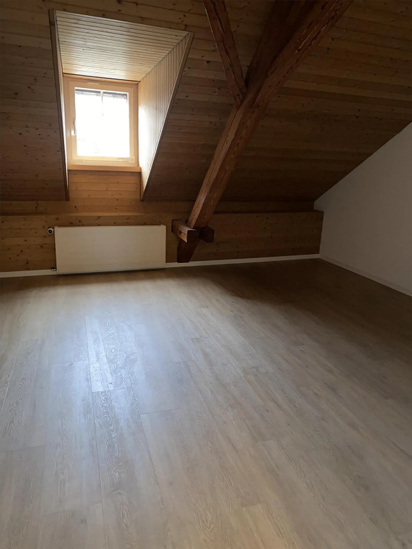IN AFFITTO: Ampio appartamento duplex di 5 1/2 stanze - Foto 11 di 11