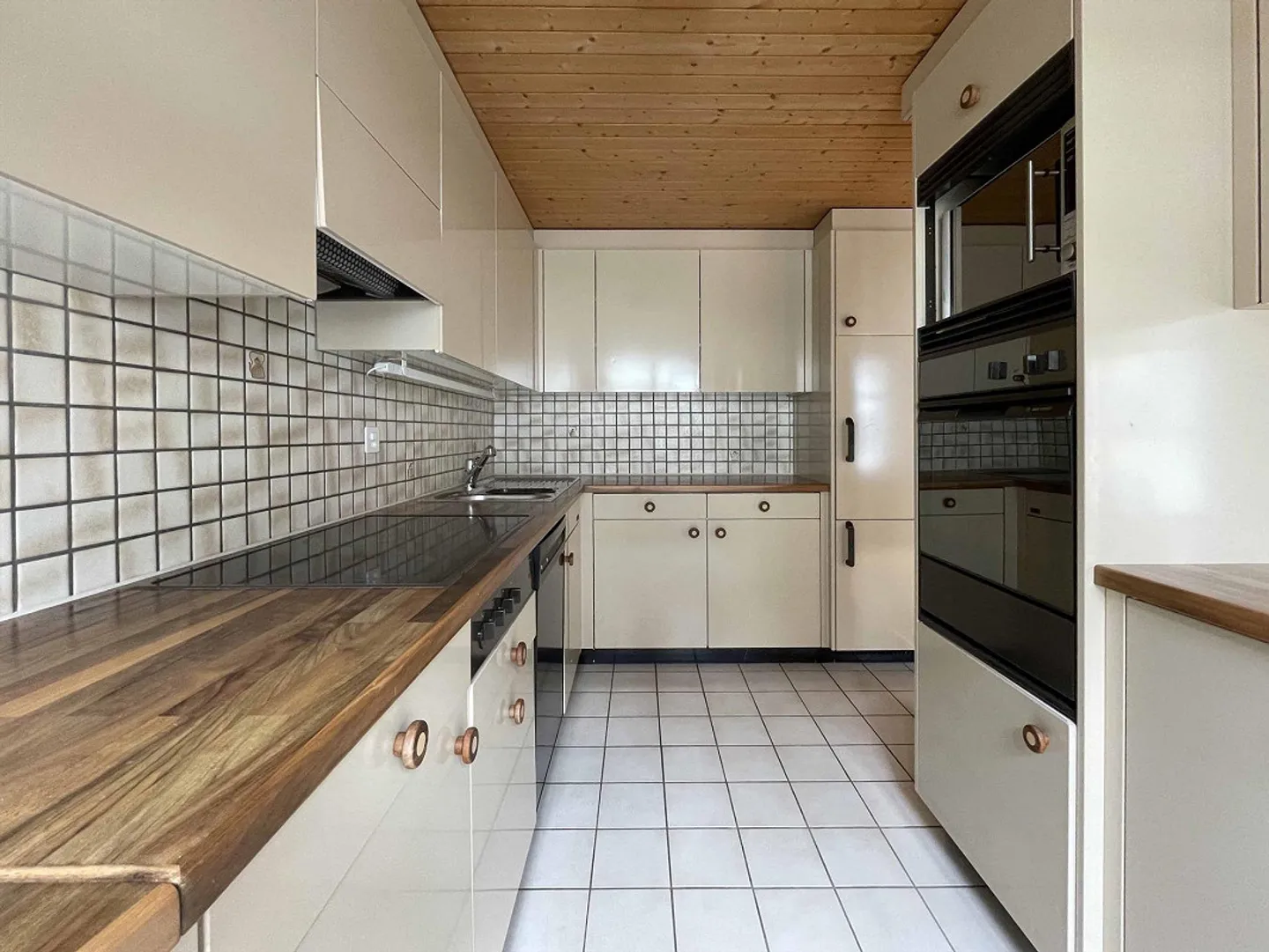 IN AFFITTO: Ampio appartamento duplex di 5 1/2 stanze - Foto 5 di 11