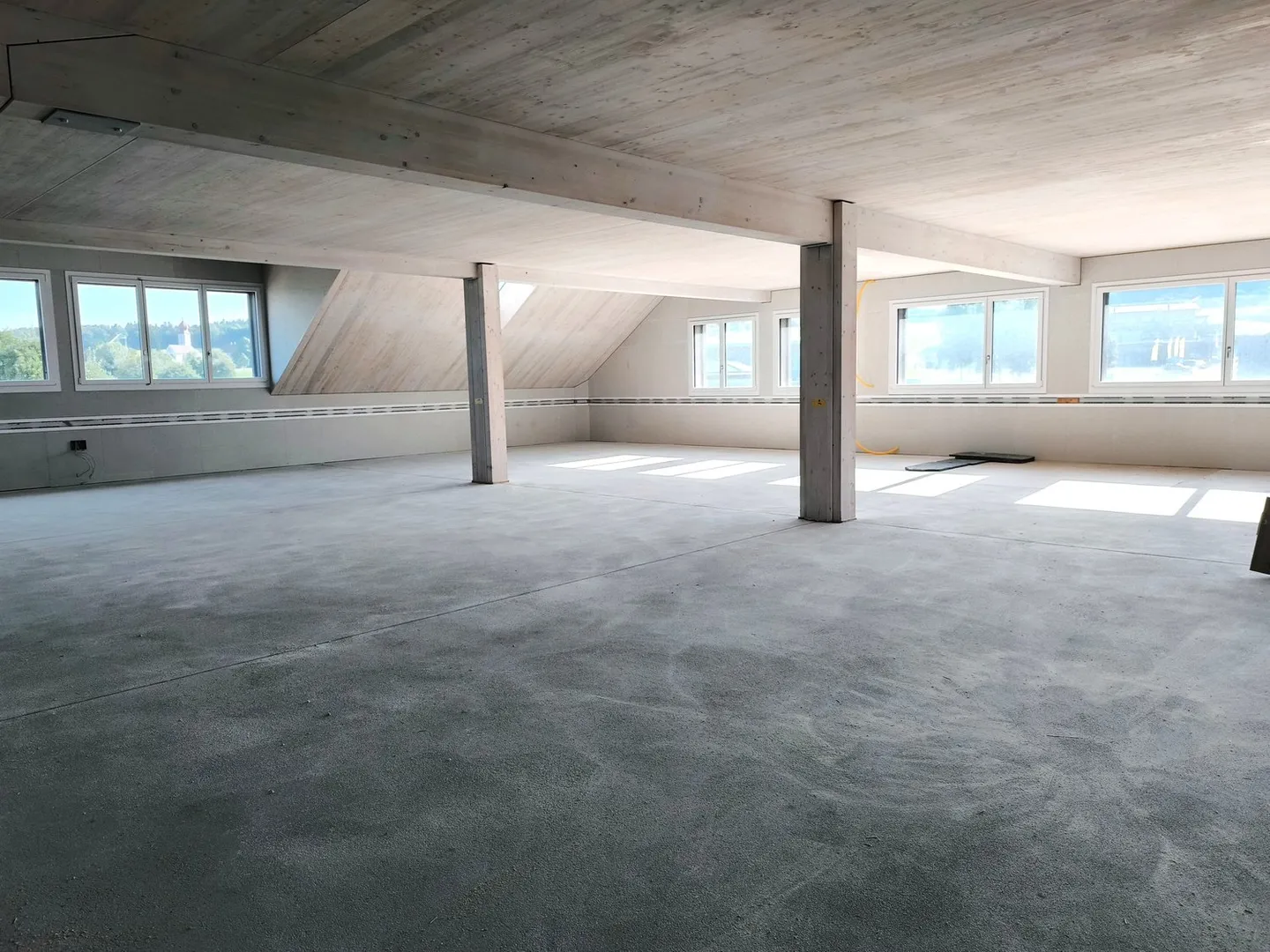 Ihr neuer Gewerbestandort: 420 - 1'000m2 Büroflächen im Edelrohbau mit Terrasse 240m2 und Aussicht - Foto 9 von 20