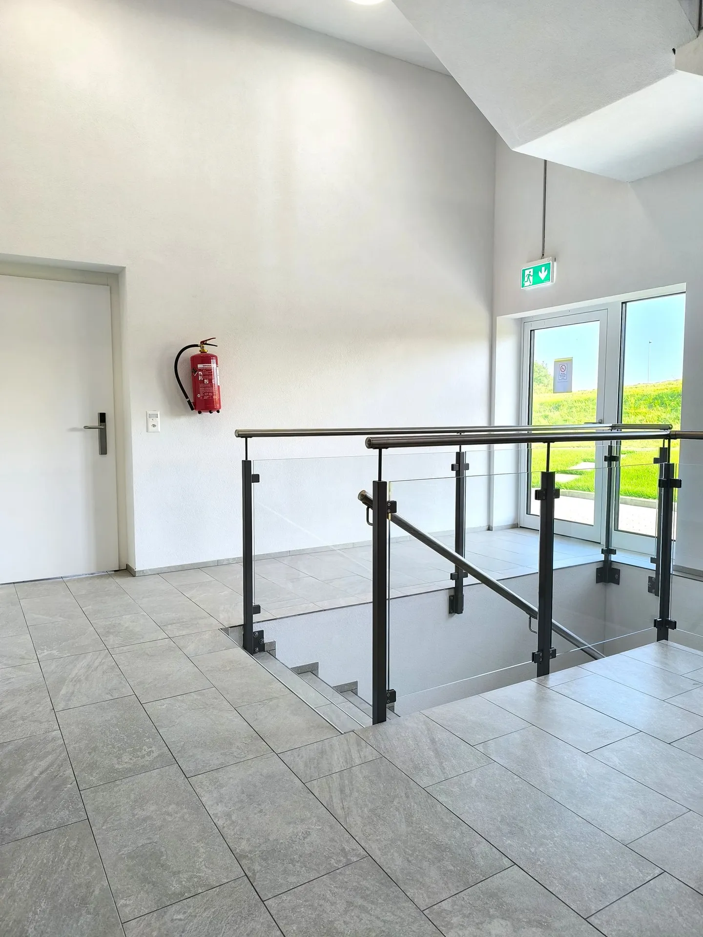 Ihr neuer Gewerbestandort: 420 - 1'000m2 Büroflächen im Edelrohbau mit Terrasse 240m2 und Aussicht - Foto 7 von 20