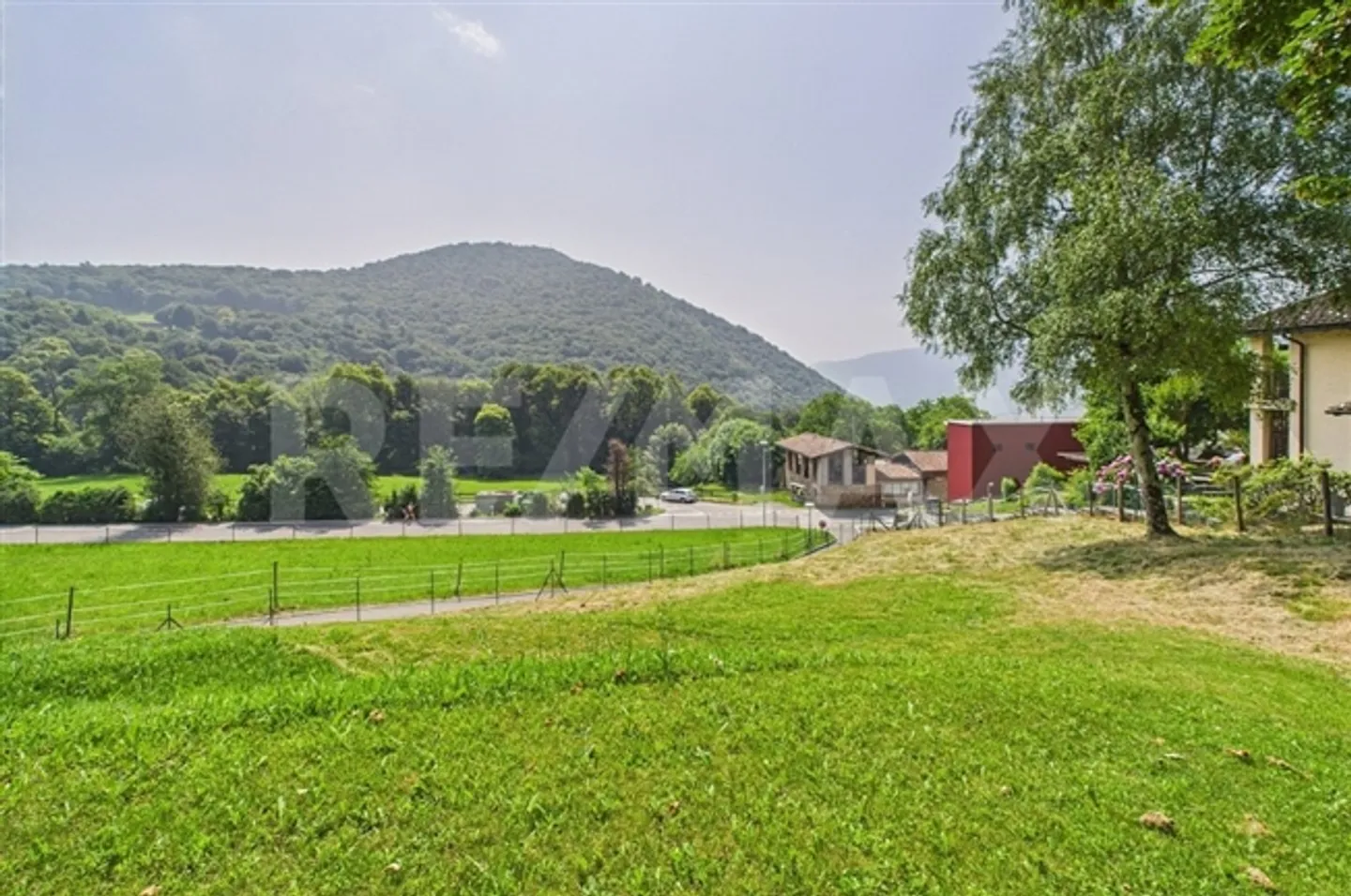 Apartment - Photo 4 of 13