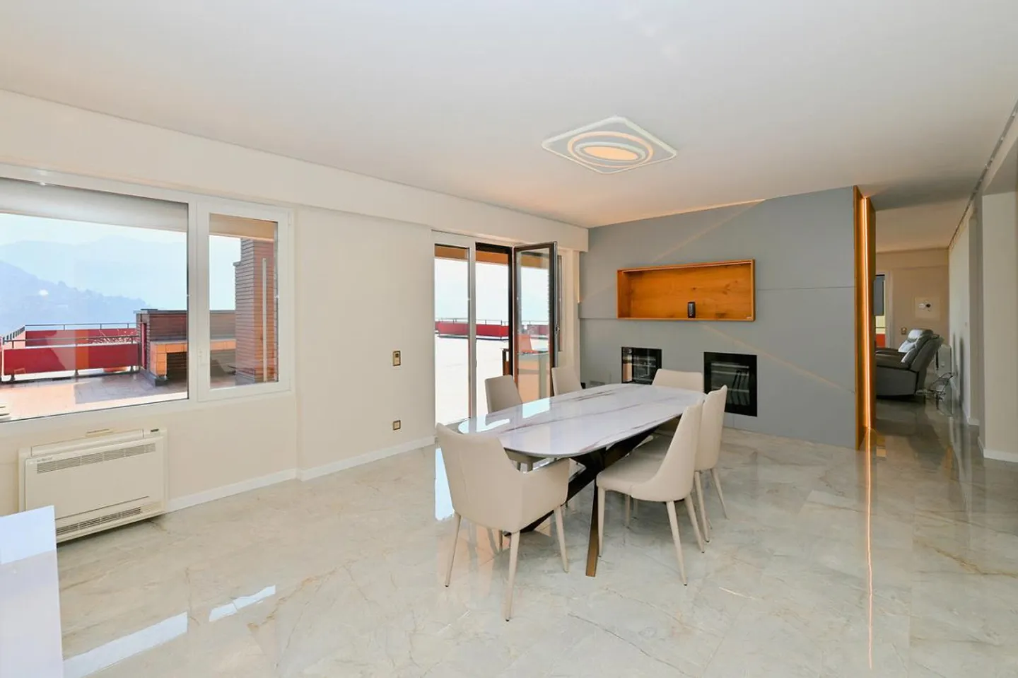 Penthouse exclusif avec terrasse panoramique à 180° sur le lac et les montagnes - Photo 5 sur 26