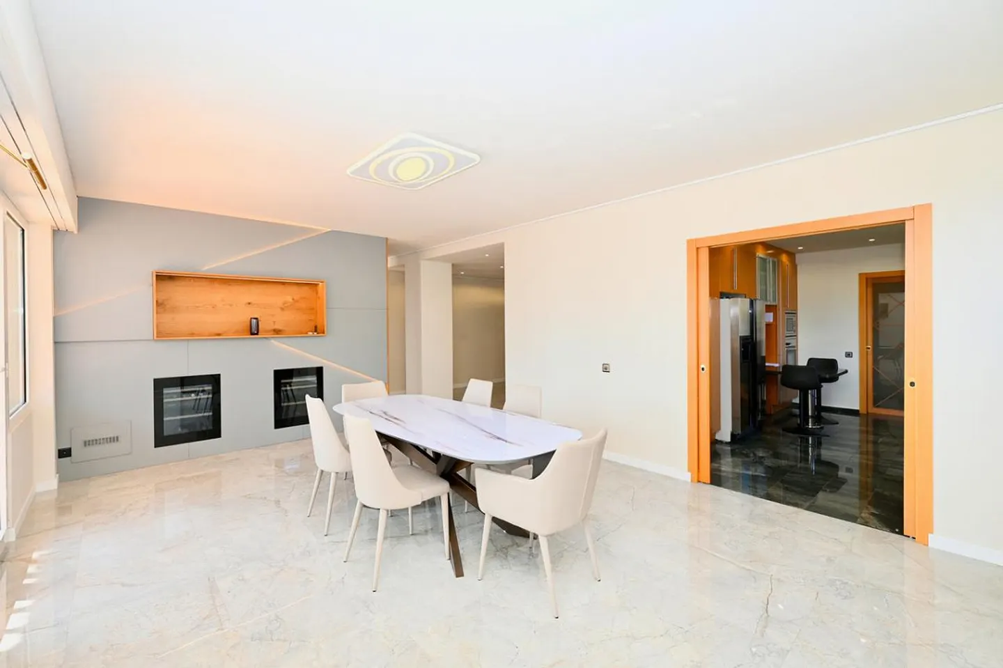 Penthouse exclusif avec terrasse panoramique à 180° sur le lac et les montagnes - Photo 6 sur 26