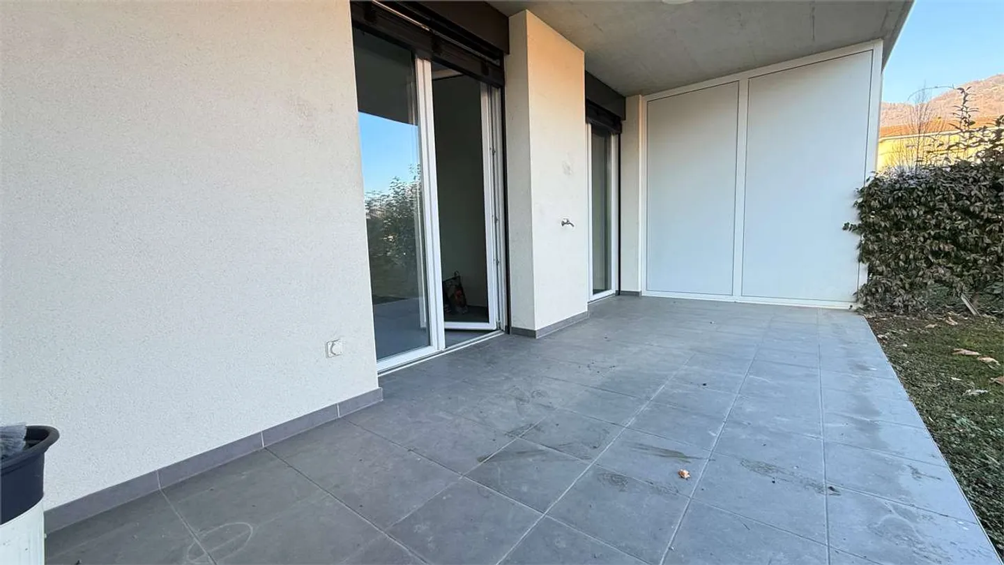 Modern Apartment with Garden - Photo 16 of 16