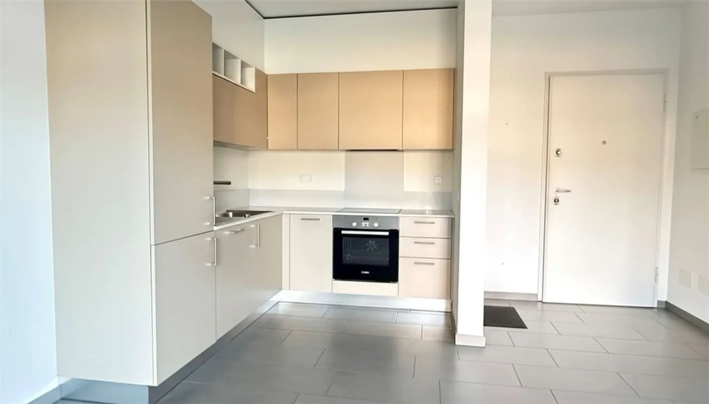 Modern Apartment with Garden - Photo 7 of 16