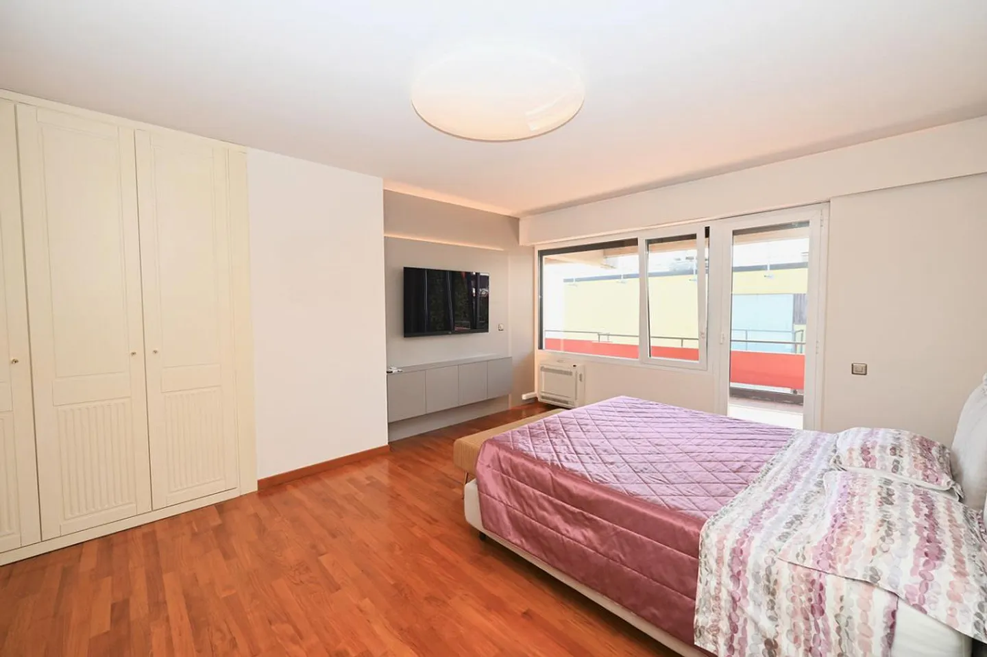 Penthouse exclusif avec terrasse panoramique à 180° sur le lac et les montagnes - Photo 14 sur 26