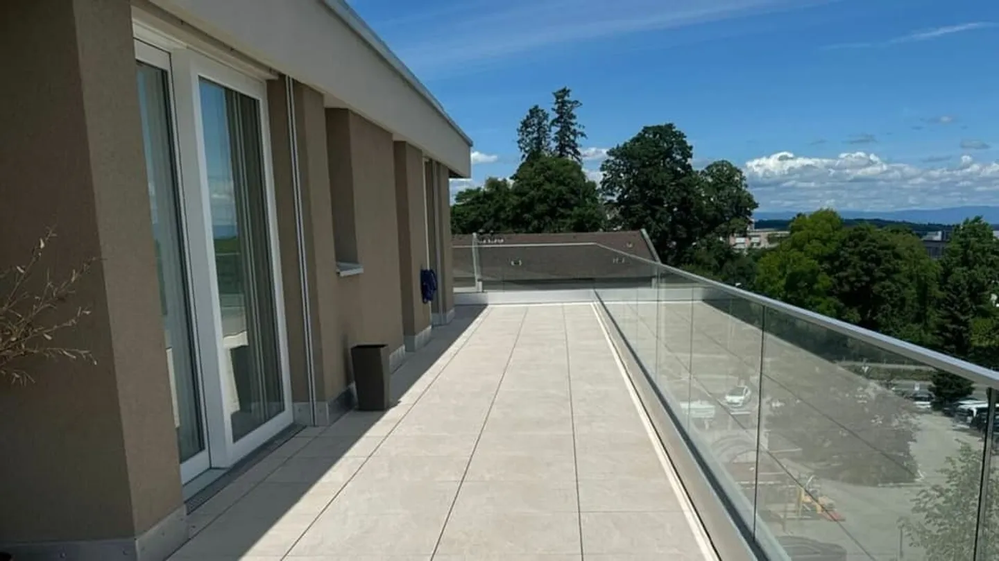 MAGNIFICENT PENTHOUSE, MODERN WITH VIEW - Photo 3 of 11