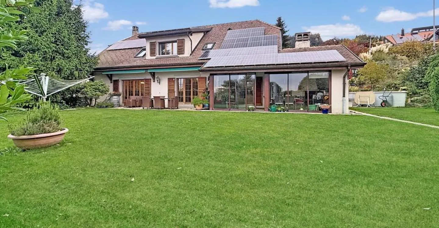 Maison extraordinaire - Autonome, rentable et rénovée avec sophistication, à 20 minutes de Lausanne - Photo 5 sur 12