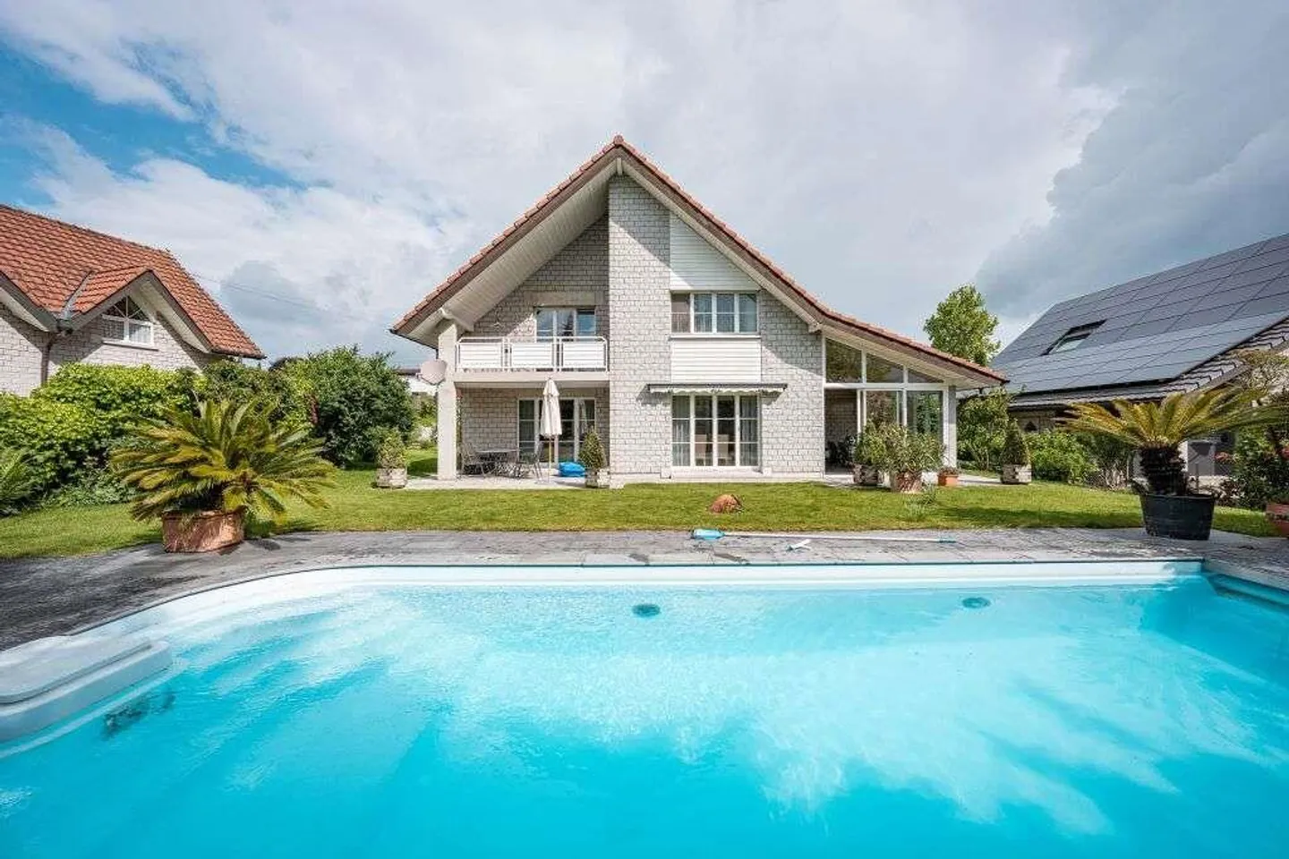 Charmantes Einfamilienhaus mit Seesicht - Foto 2 von 15