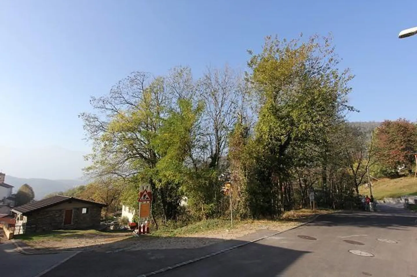 «Baulandgrundstück von 1050m2 mit Aussicht / terreno edificabile di 1050m2 con bella vista» - Foto 1 di 7