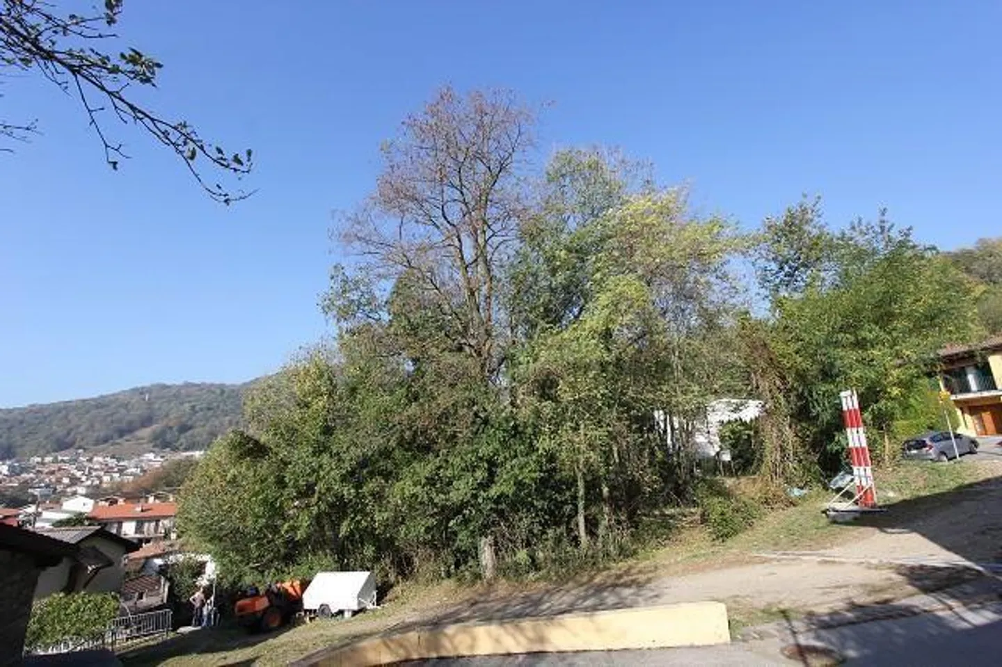 «Baulandgrundstück von 1050m2 mit Aussicht / terreno edificabile di 1050m2 con bella vista» - Foto 2 di 7