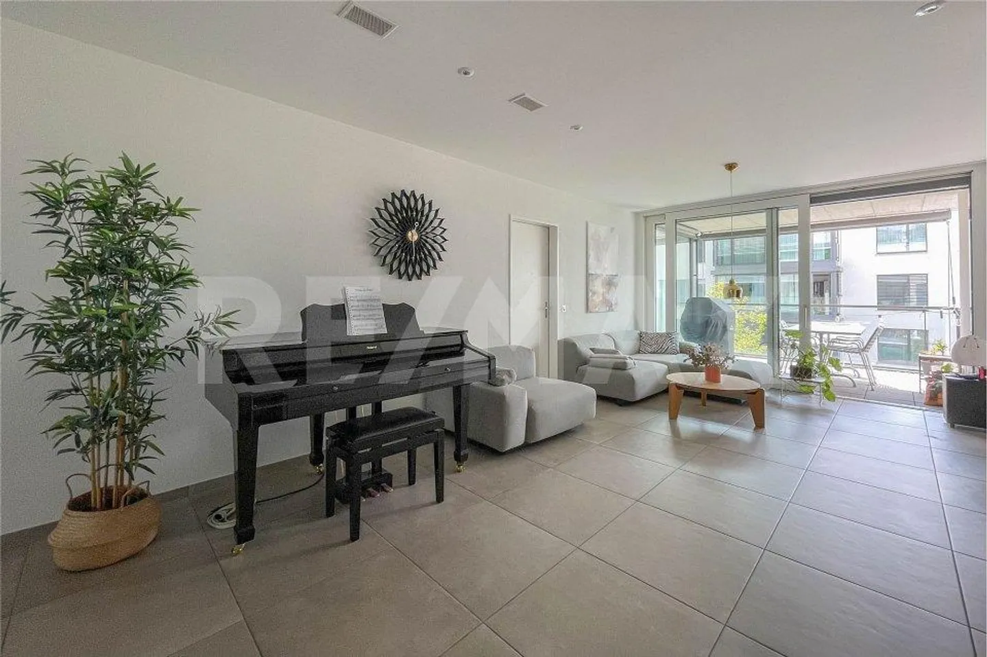 3.5-Zimmer-Wohnung im 2. Obergeschoss nahe Parkresort - Foto 2 von 13