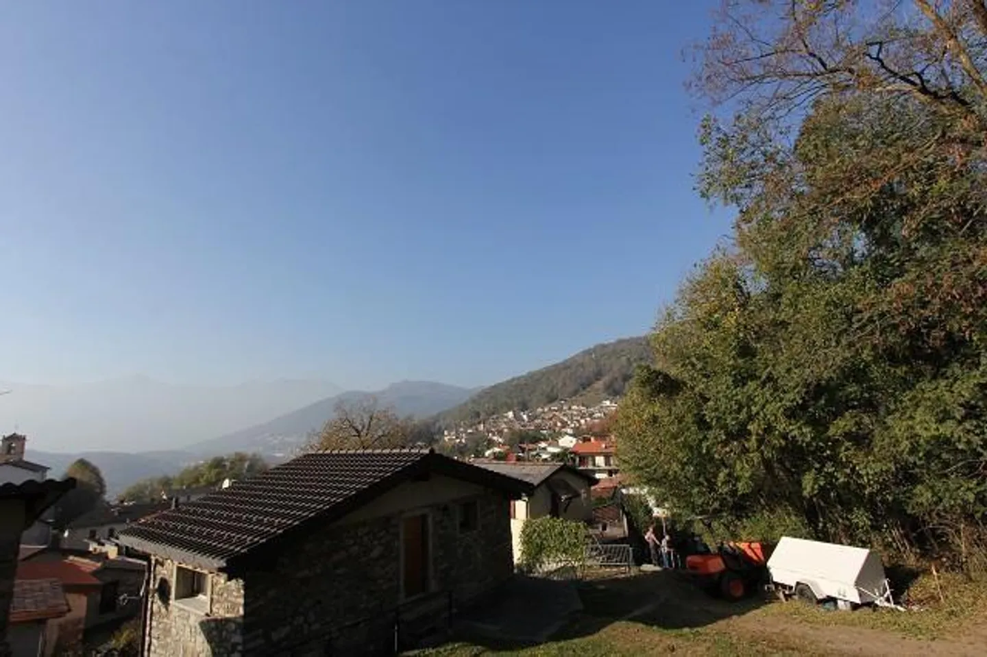 «Baulandgrundstück von 1050m2 mit Aussicht / terreno edificabile di 1050m2 con bella vista» - Foto 5 di 7