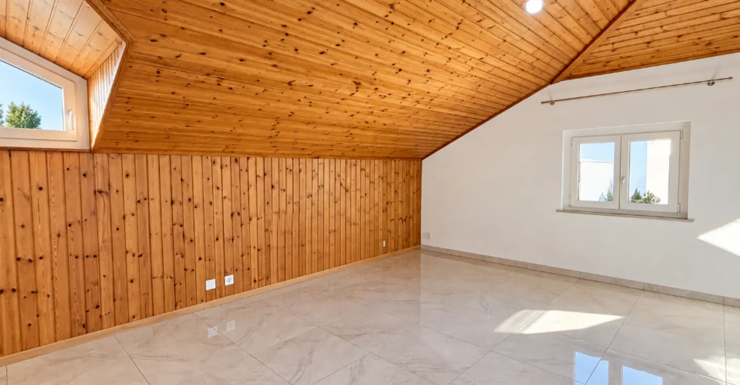 Spacious Duplex Apartment with Terrace - Photo 6 of 10