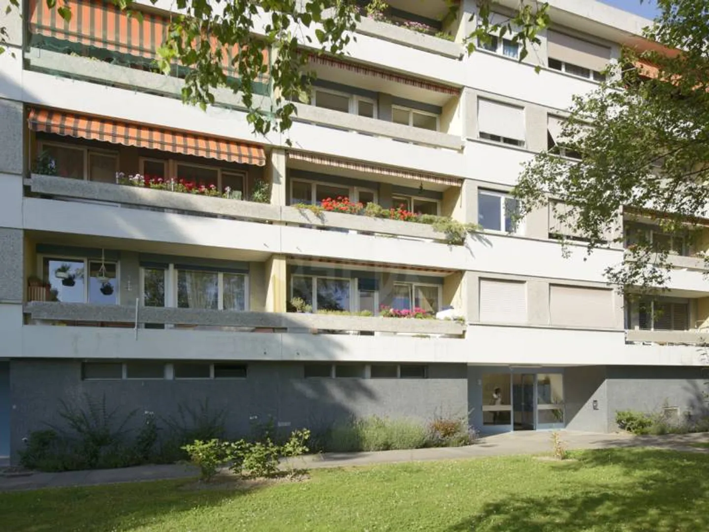 Parkplatz - Thônex - Foto 2 von 3
