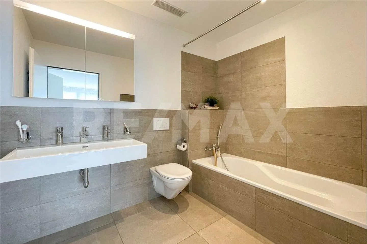 3.5-Zimmer-Wohnung im 2. Obergeschoss nahe Parkresort - Foto 6 von 13