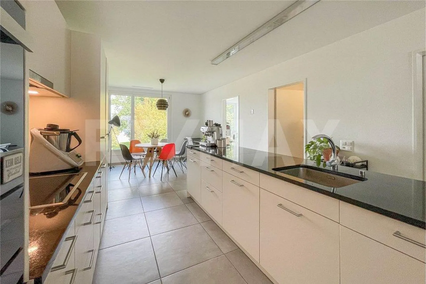 3.5-Zimmer-Wohnung im 2. Obergeschoss nahe Parkresort - Foto 8 von 13