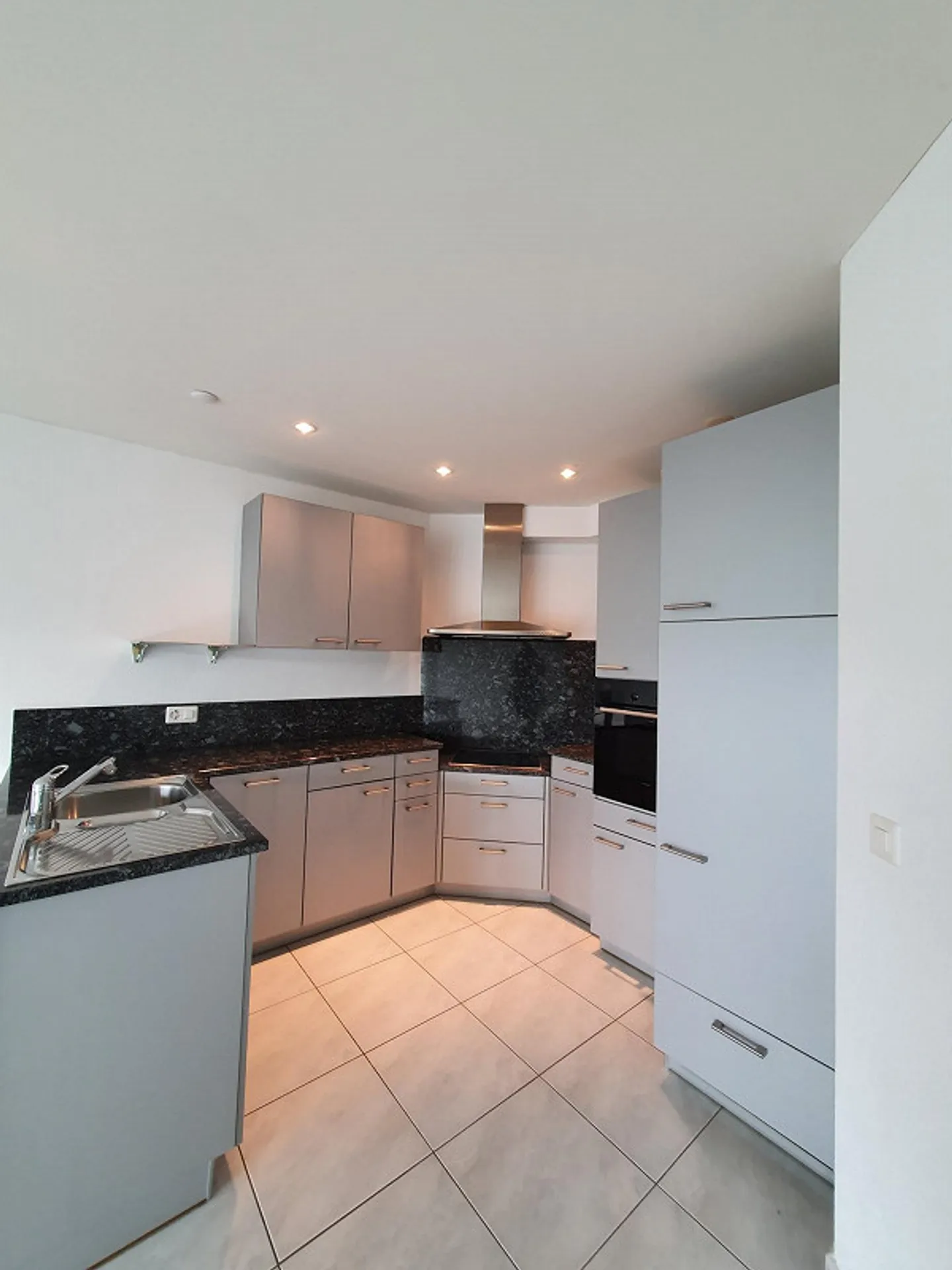 Gemütliche Wohnung mit grossem Balkon - Foto 3 von 8