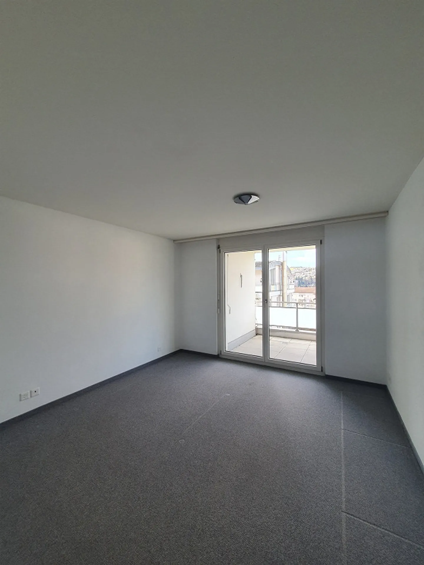 Gemütliche Wohnung mit grossem Balkon - Foto 7 von 8