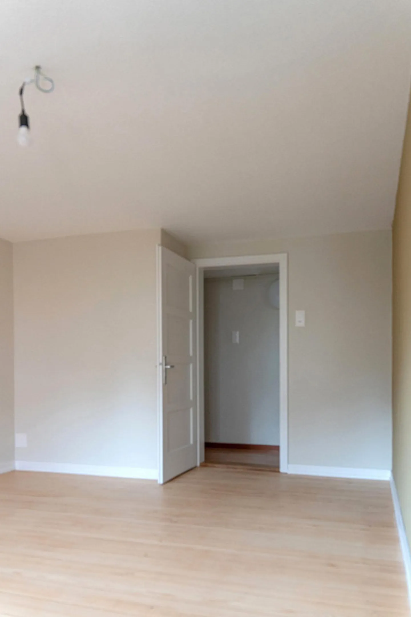 Modern living - centrally & stylishly renovated - Photo 6 of 13