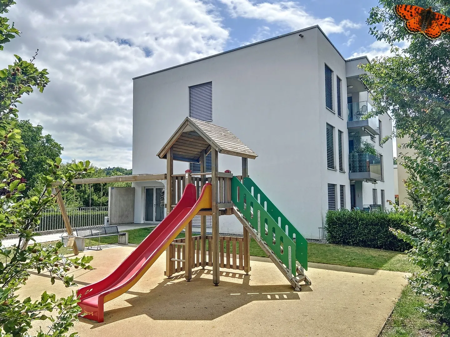 Appartement Charmant avec Terrasse - Photo 1 sur 9