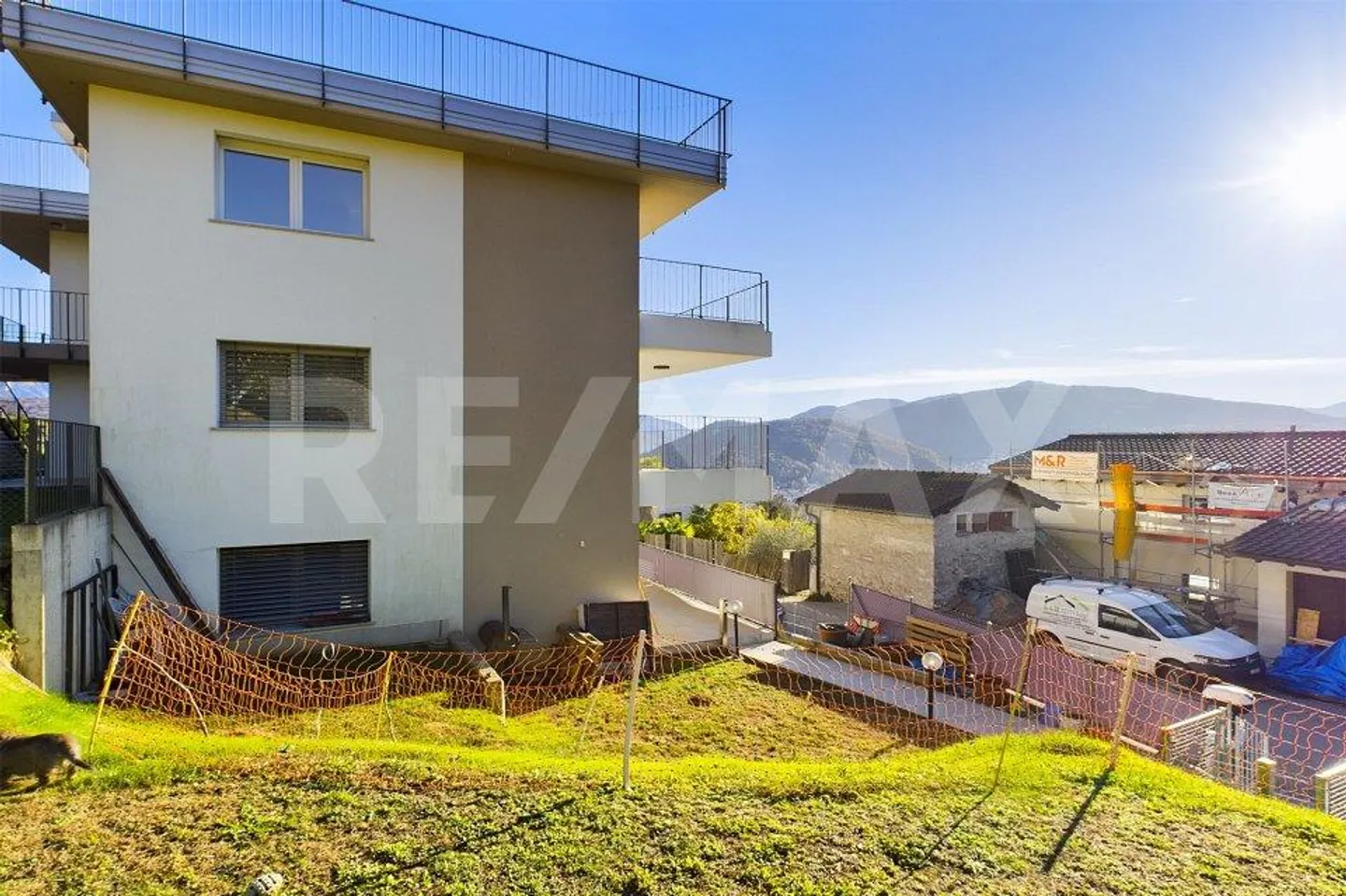 NEGGIO (VIC. VERNATE): Helles und modernes Apartment mit Garten und herrlichem Blick - Foto 8 von 8