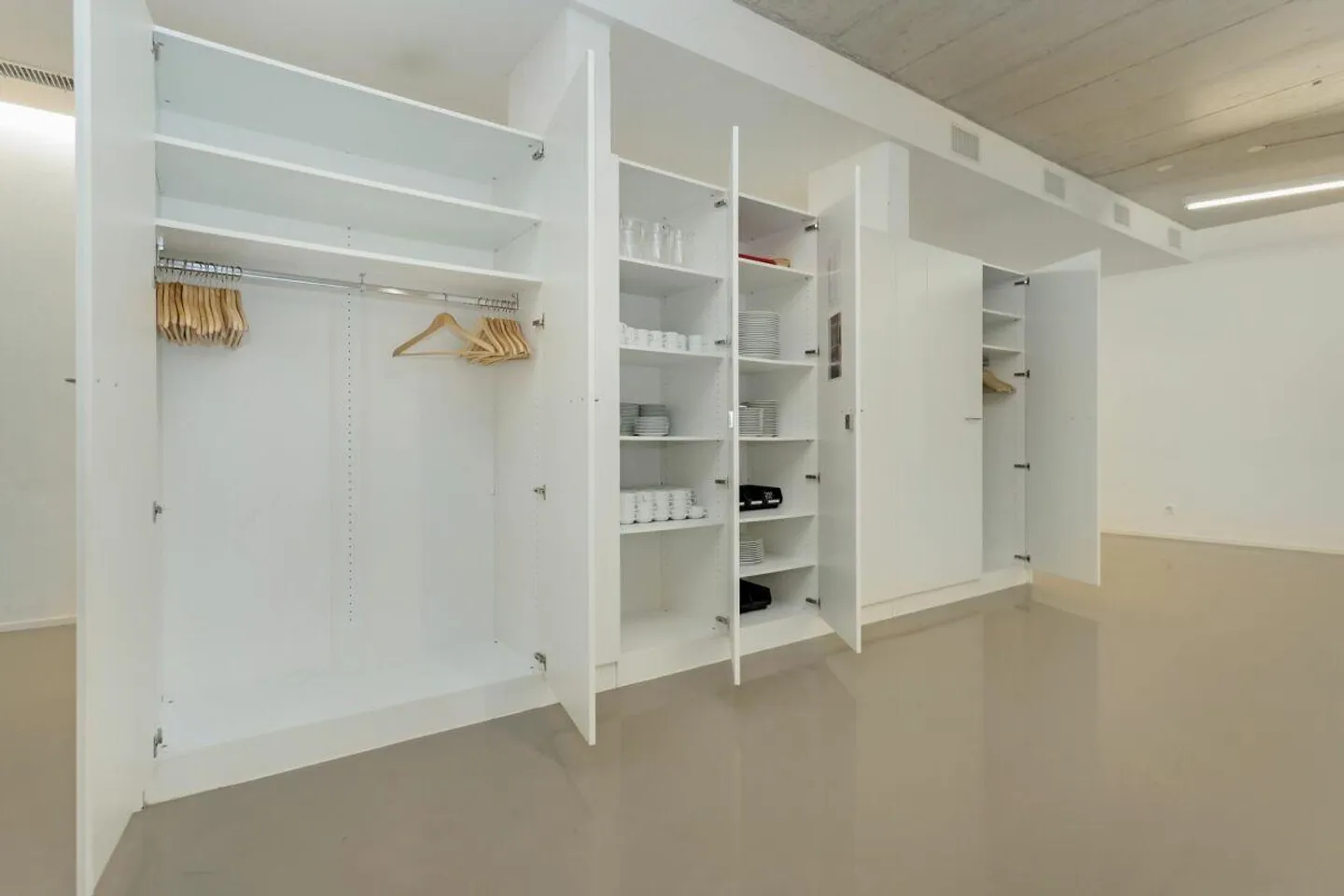 Spazio commerciale in posizione privilegiata a Brünnen - Foto 5 di 11